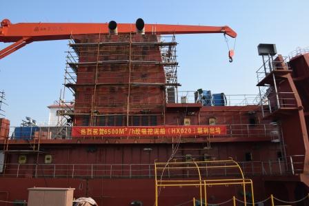江蘇海新重工熱烈慶祝4艘船舶同日下水、出塢